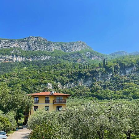 Appartamento Lucia Torbole Sul Garda Luaran gambar