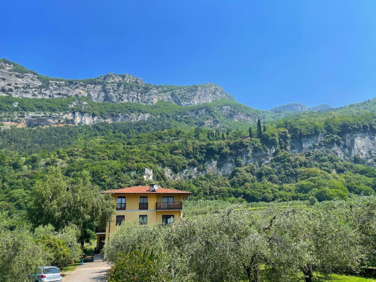 Appartamento Lucia Torbole Sul Garda Luaran gambar